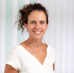 Dr. Anna Kreutzer